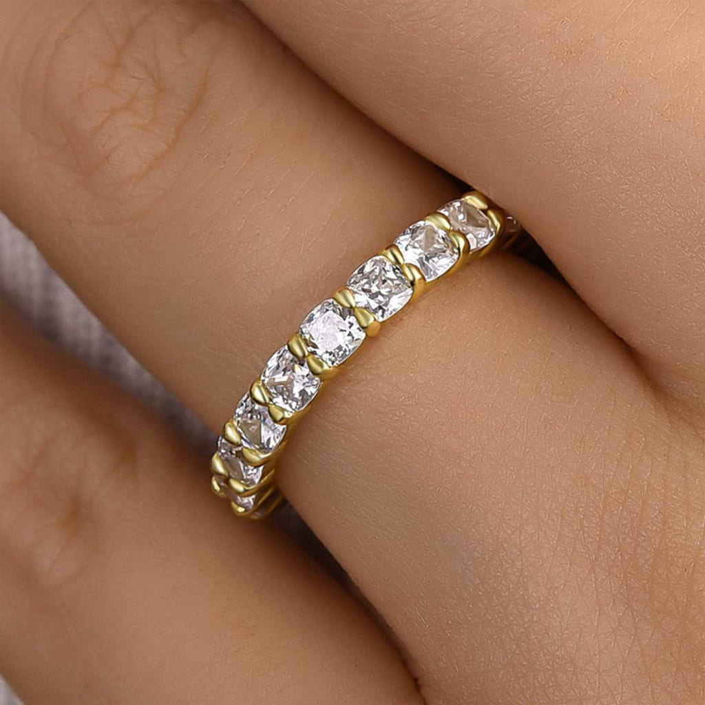Stunning Cushion Cut Women's Wedding Band In Sterling Silver